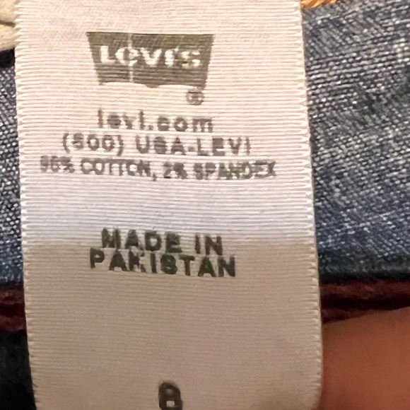 Levis Perfectly Slimming 512 Capri Blue Jean Denim Women Size 8 - Picture 11 of 11